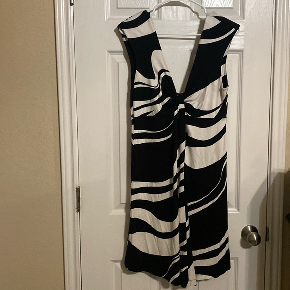 EXPRESS - Picture 1 of 9